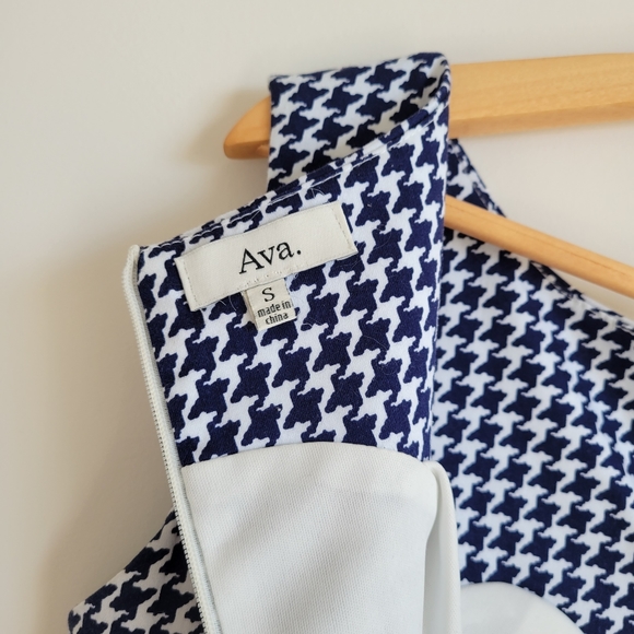 EUC Ava. Houndstooth dress - Picture 6 of 6